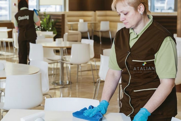 Предоставление на аутсорсинг персонала для уборки ресторанов  и уборка ресторанов.